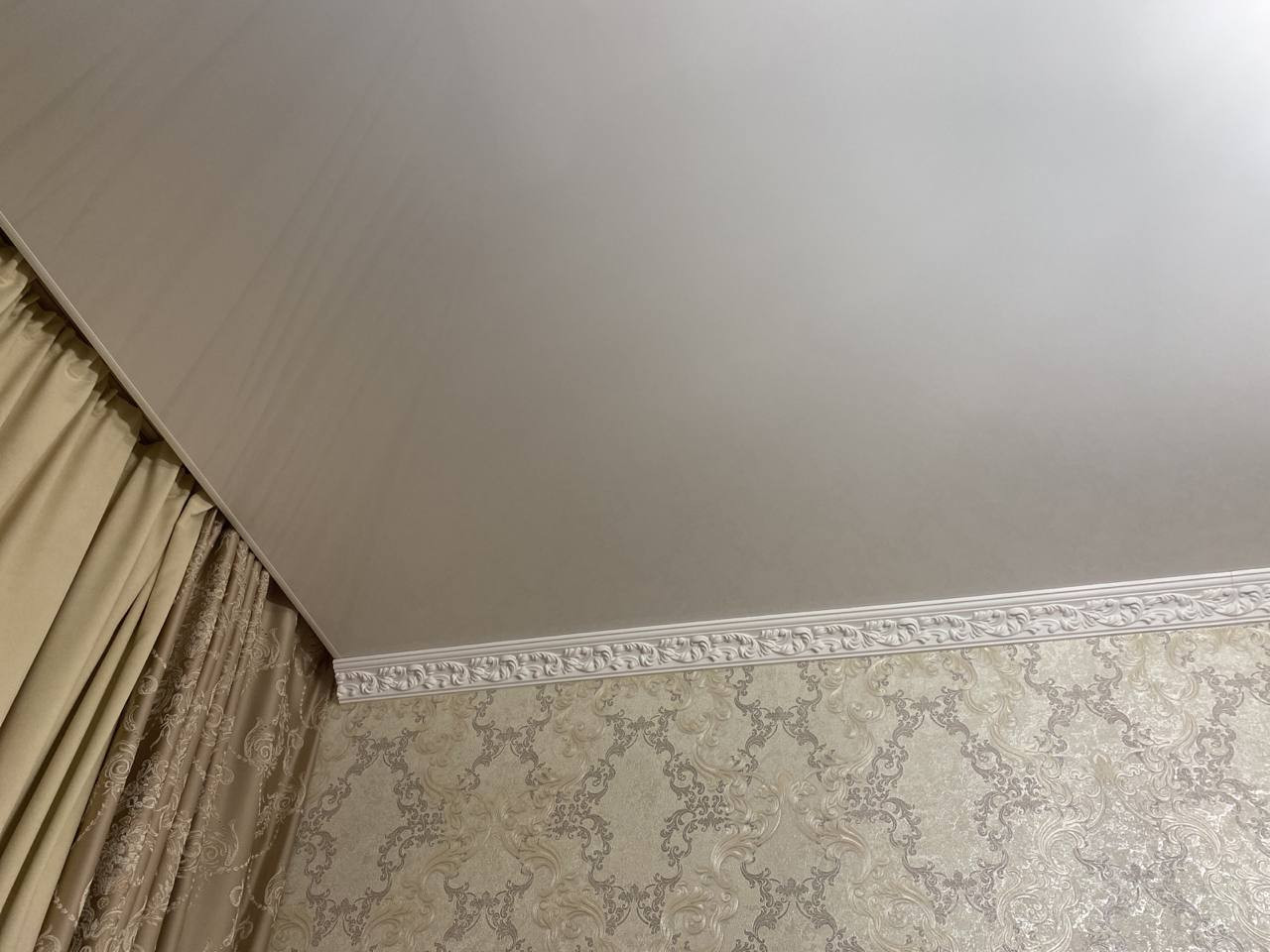 Скрывающий карниз