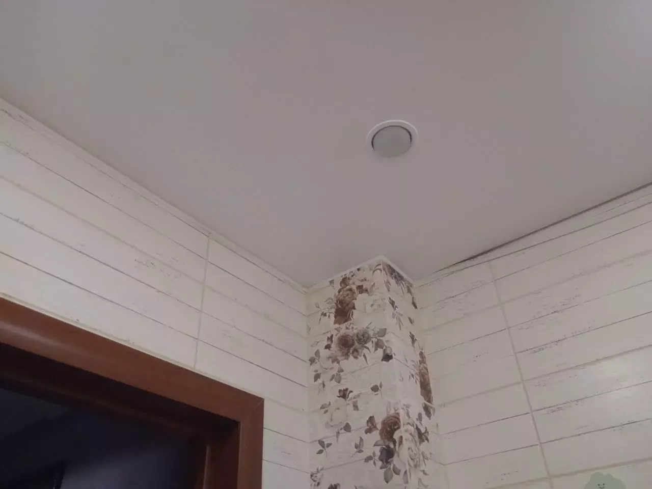 Матовый натяжной потолок в ванную — Кисловодск, улица Кутузова, 127в, фото 1