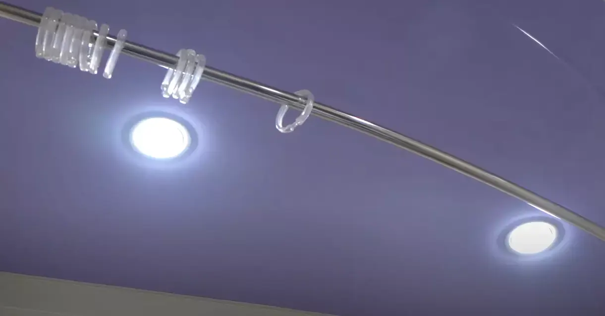 Сиреневый натяжной потолок — Кисловодск, проспект Карла Маркса, 20, фото 1